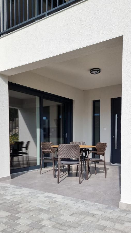 Seabreeze Luxury Apartments Njivice Eksteriør bilde